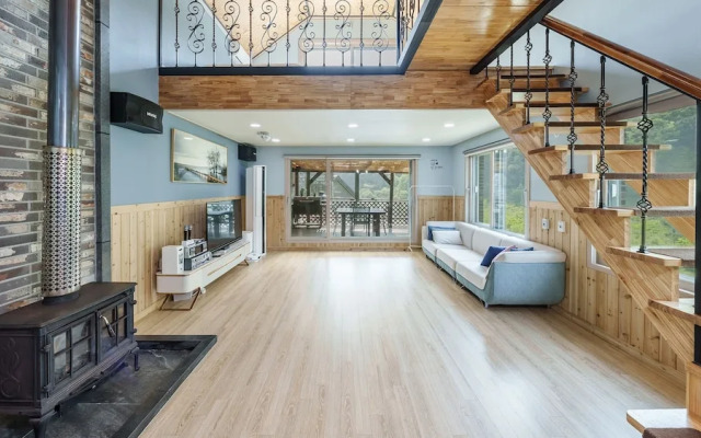 Gapyeong On The Hill Pool Villa