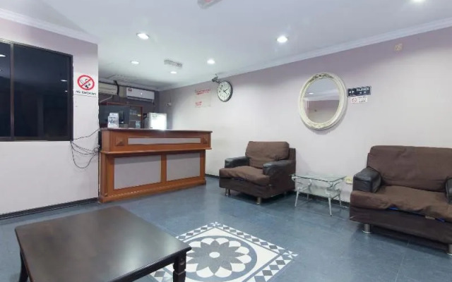 OYO 472 Comfort Hotel 1