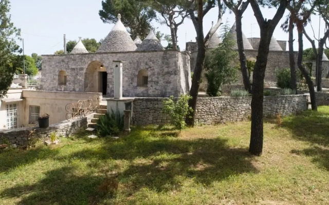 Trullo Bosco Selva Fasano by Typney