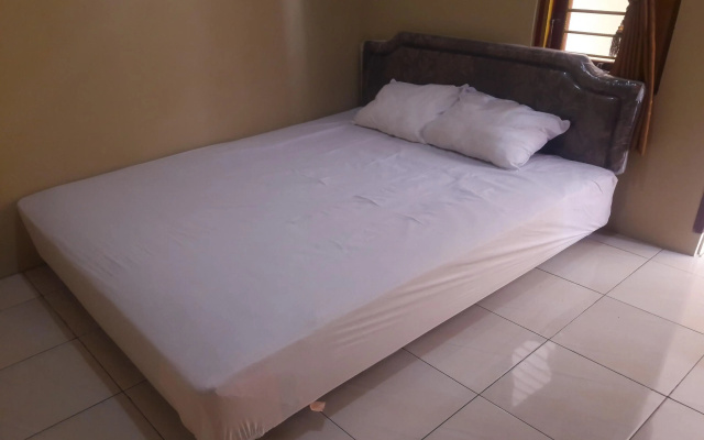 Hotel O Penginapan Al-asharNearWarung Acil Ubai – Guest Rooms – Lok Tamu