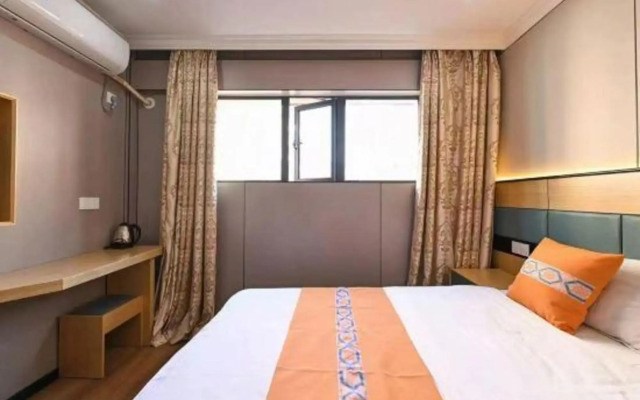Jiangyang Business Hotel (Shanghai Jiamusi Road)