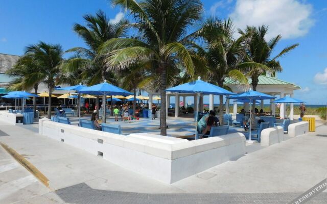 Lauderdale Villas, Suites by the Sea