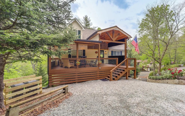 9 Mi to Sugar Mountain: Newland Cabin w/ Fire Pit!