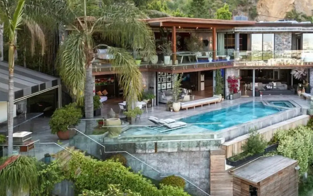 Villa Kaleida - Sleek Modern Sunset Villa With Eclectic Style & Infinity Pool