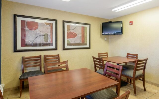 Motel 6 Eau Claire, WI