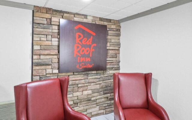 Red Roof Inn & Suites Fayetteville - Fort Bragg