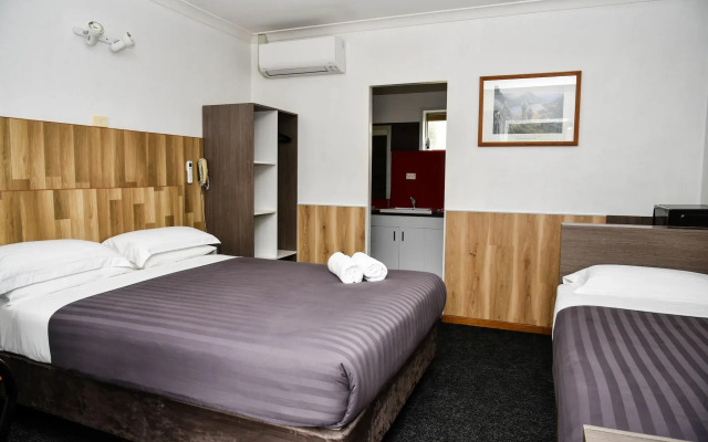 Hobart Tower Motel