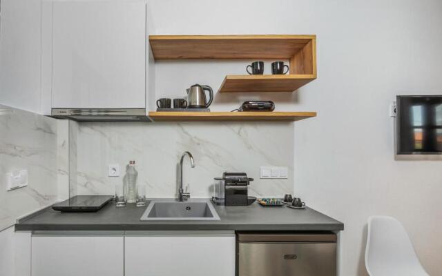 Eleon Suites & Apartments