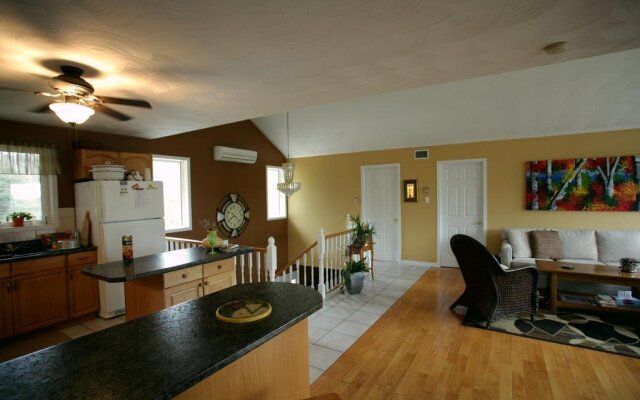 Laughing Waters Bed & Breakfast and Vacation Rental