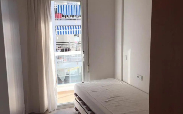 Luxury Apartment Accommodation, next to beach & train station Calella