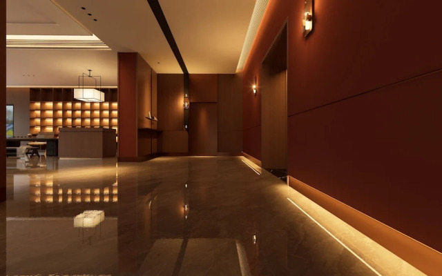 Red Wall Hotel