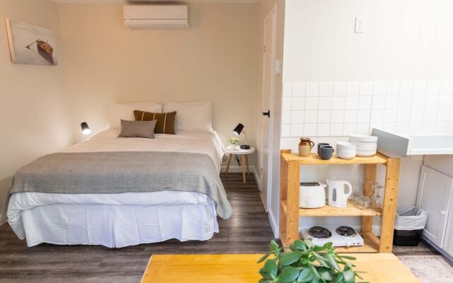 Barefoot Villas Room 7 Kodiak