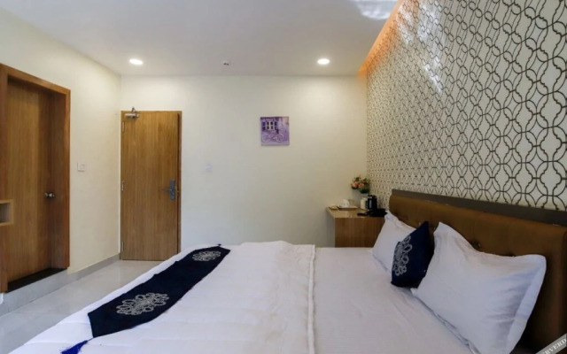 Comet Hotels by OYO Rooms