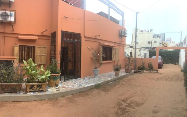 House With 4 Bedrooms in Dakar, With Enclosed Garden and Wifi - 10 km