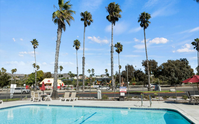 Motel 6 Ventura, CA - Beach