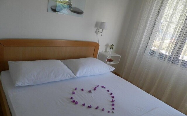 Igor -10 m From Beach - H