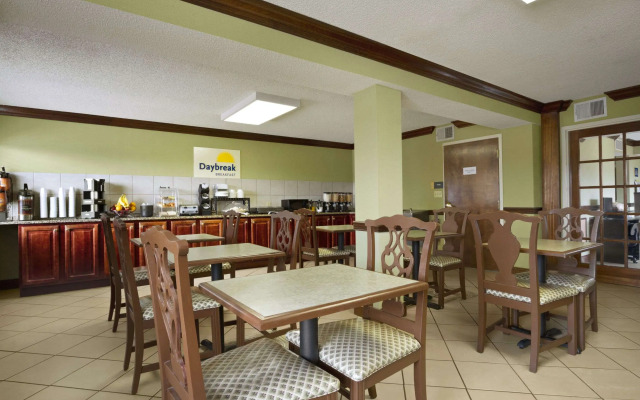 Travelodge by Wyndham Depoe Bay