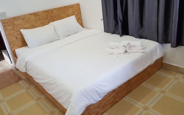 White House Hostel
