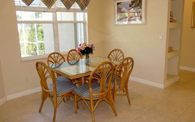 Peaceful Home With Pool and Steps to Beach/dining
