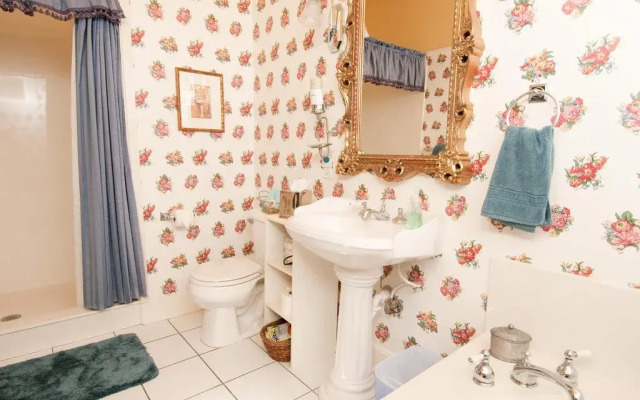 The Cotton Palace Bed and Breakfast