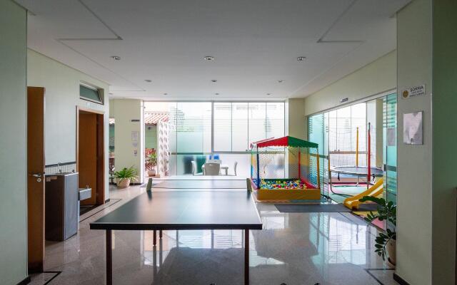 PDE - Aptos em prédio com piscina, perto do Hospital das Clínicas