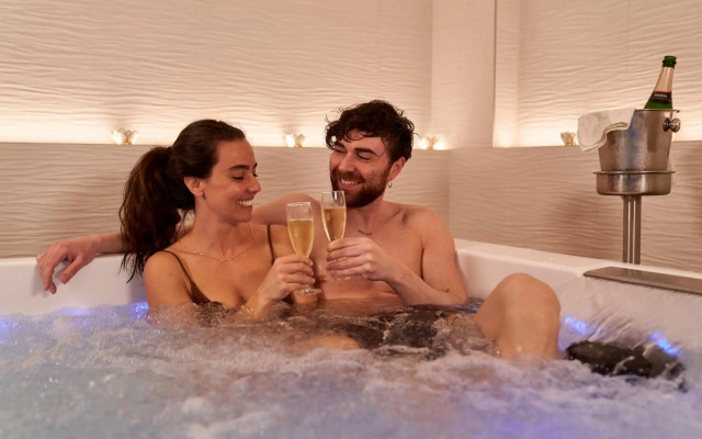 Amsterdam Suite Hotel & SPA