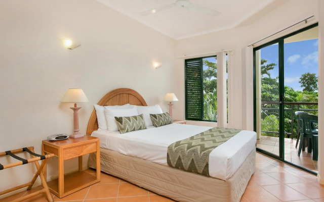 Tropic Towers Apartments