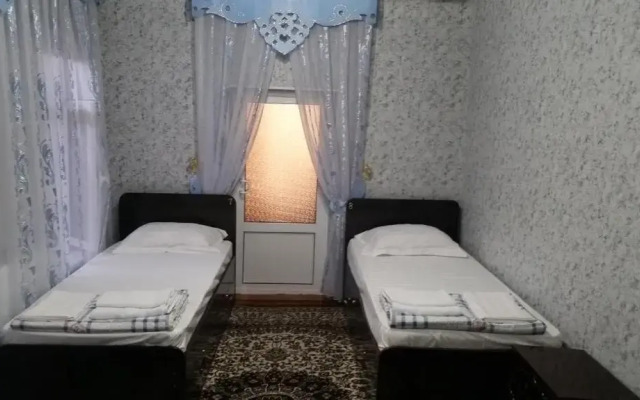 Payraviy Guest House - Hostel