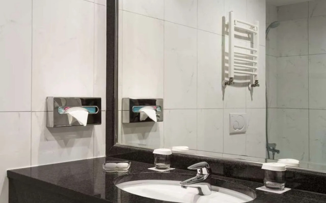 Ramada Hotel & Suites By Wyndham Bucharest North