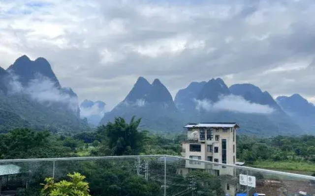 Hotel Sunrise