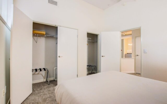 TWO CozySuites Apt w Skybridge Access 3