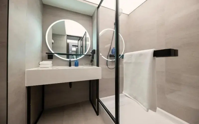 Hanting Hotel Shanghai Xujiahui Caobao Road Metro Station