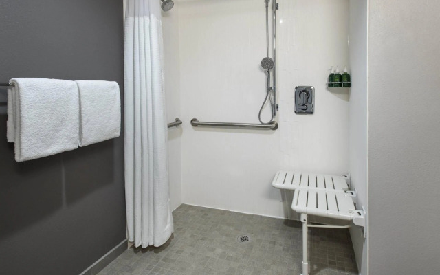 Courtyard by Marriott Norwalk