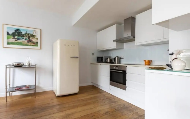 St Stephen's Gardens Viii by Onefinestay