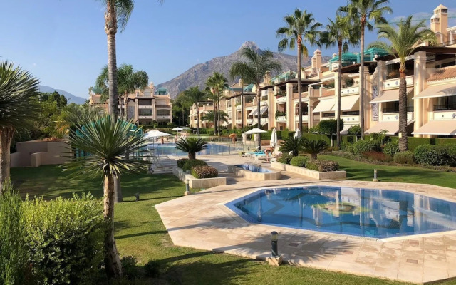 Room "golden Mile Marbella"