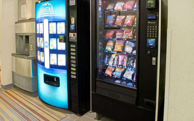 Super 8 by Wyndham Pontoon Beach IL/St. Louis MO Area