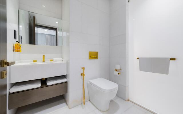 DXB - Five - 41006 - PJ