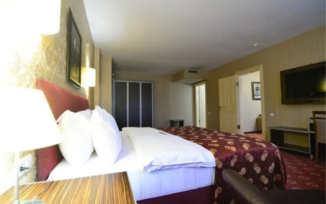 Hizel Hotel