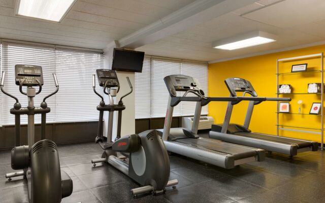 Park Inn by Radisson Sharon