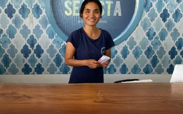 Seaesta Komodo Hotel & Hostel