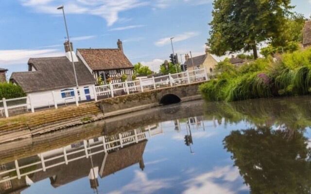 "the Old Rose And Crown - St Neots"