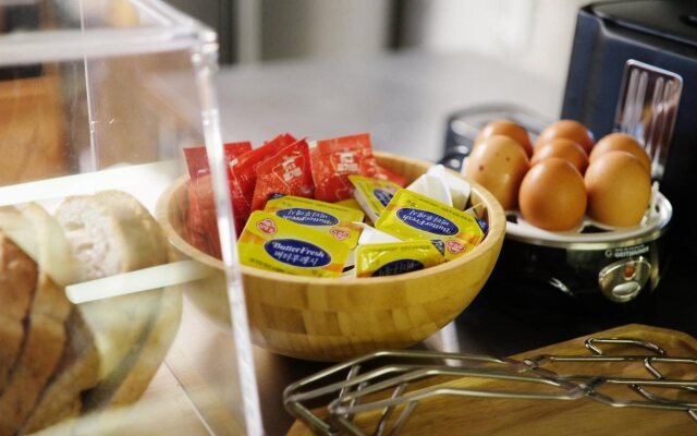 The Cube Hotel - Hostel