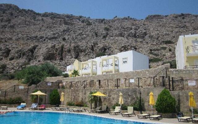 Marianthi Studios & Apartments
