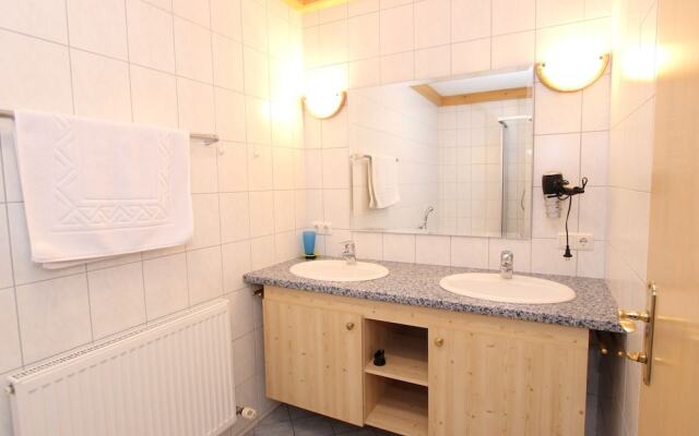 Spacious Apartment Near Ski Area in Leogang