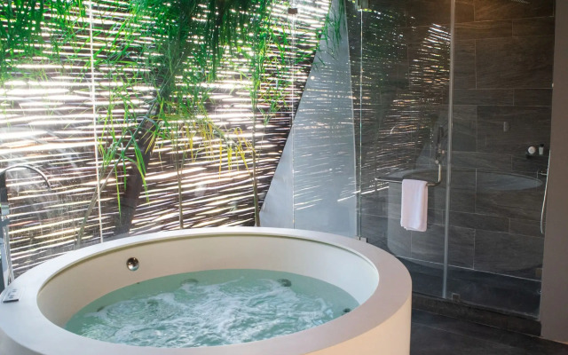 Mia Bacalar Luxury Resort & Spa