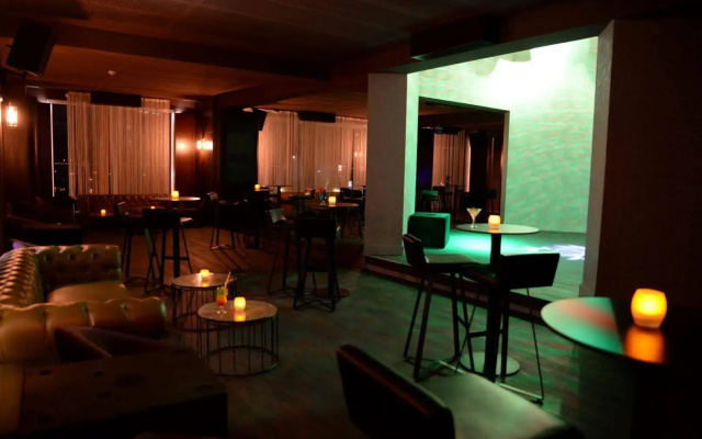 Le Bleu Hotel & Resort