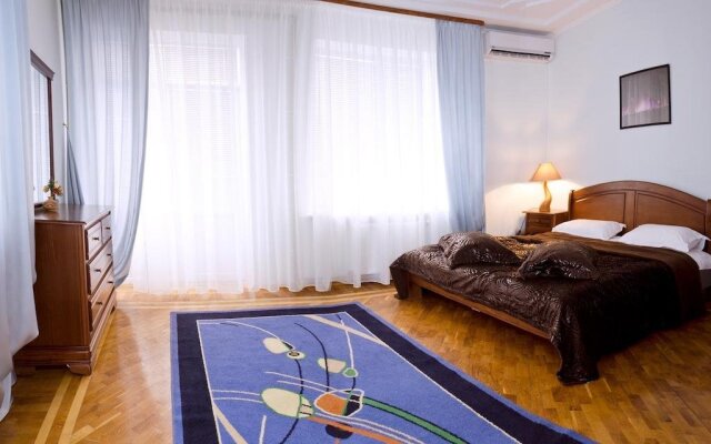 Hotel Complex Uhnovych