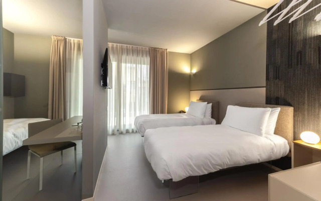 Open Hotel