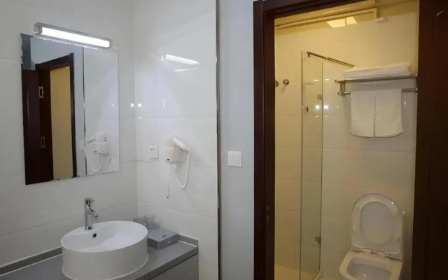 Ripple Hotel (Dalian Laodong Park Wuchang Street)