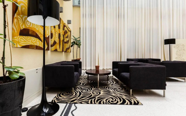 Roset Hotel & Residence